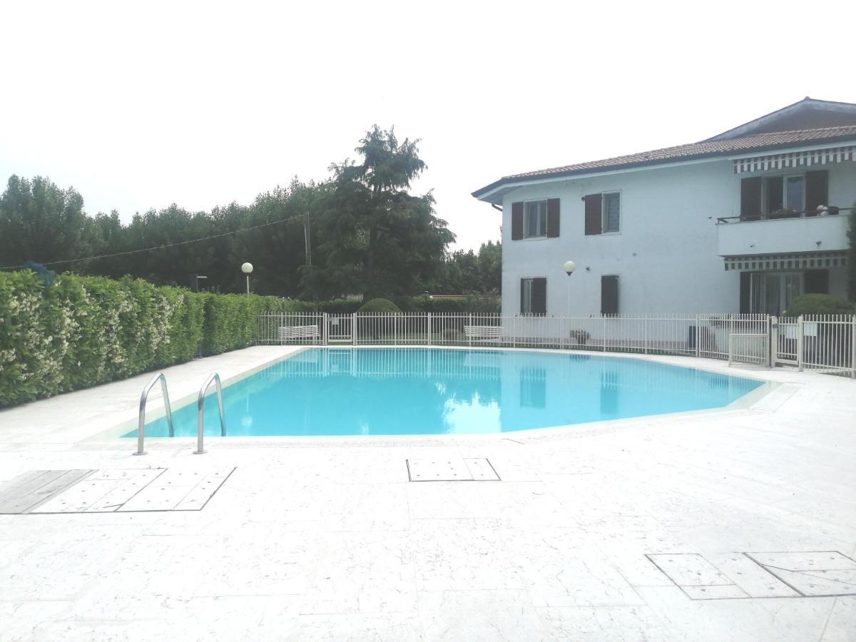Appartamento A Peschiera Del Garda Con Piscina Buitenkant foto