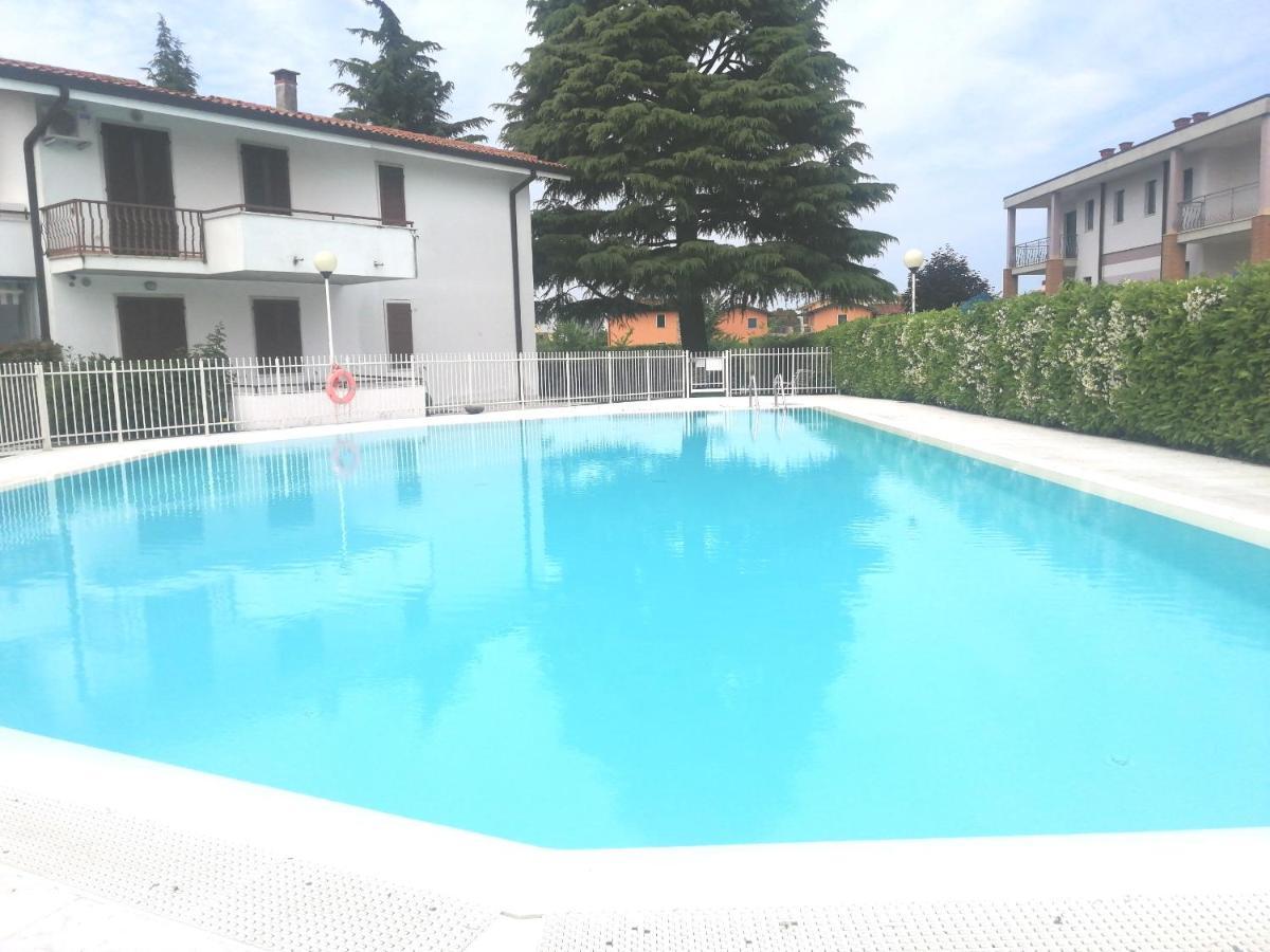 Appartamento A Peschiera Del Garda Con Piscina Buitenkant foto